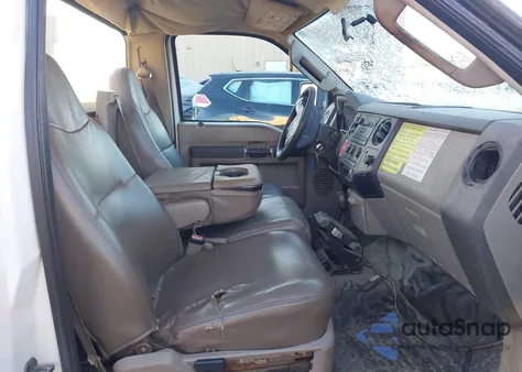 2008 Ford F-350 Xl/Xlt z USA, uszkodzony, nr VIN 1FDSF30548EB94367